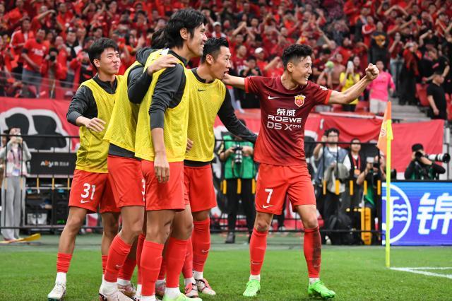 在线入口-回顾2024中超争冠战：领头羊换5次 曾各领跑14轮