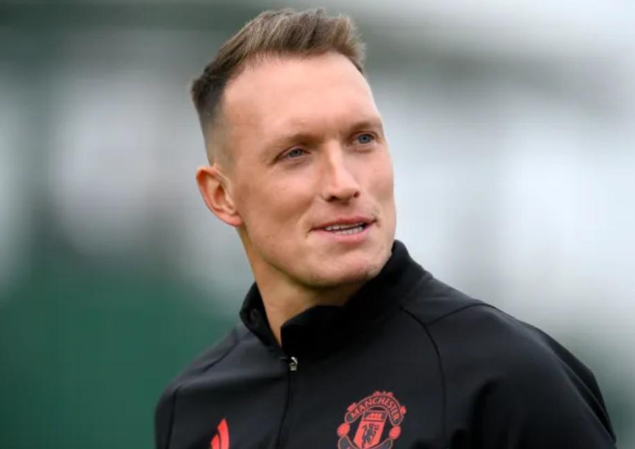 在线入口-菲尔-琼斯：奥比-马丁很有天赋，他在U18踢球简直是降维打击