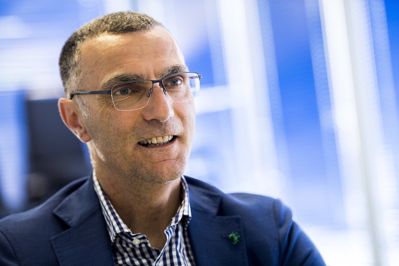 app下载-贝尔戈米分析意甲争冠格局：那不勒斯与尤文领跑，米兰双雄及罗马稍处下风