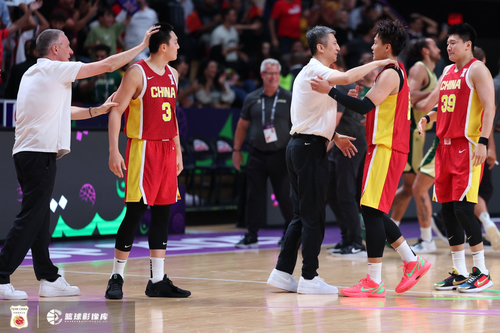 赵睿展望中国男篮前景：坚定信心同时预见挑战与舆论压力